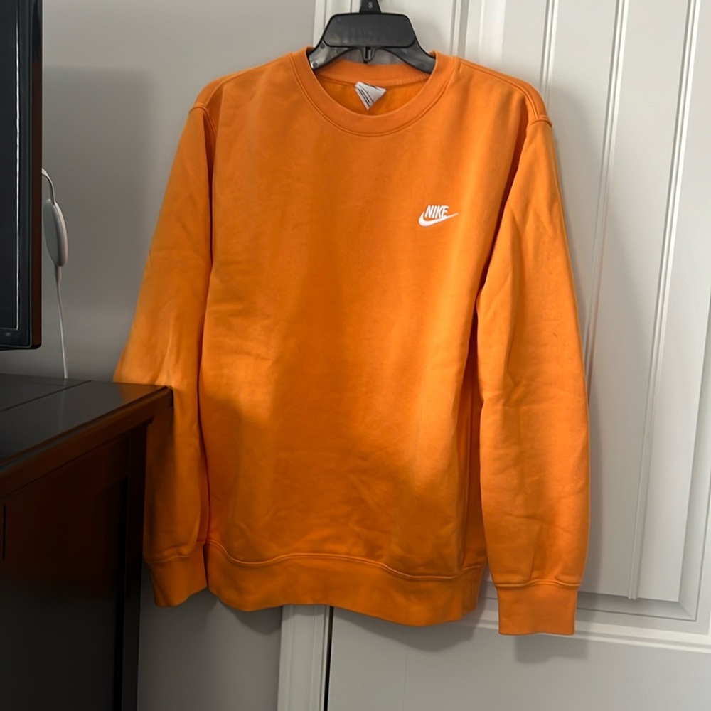 Nike crewneck sweatshirt. Orange. Size Small